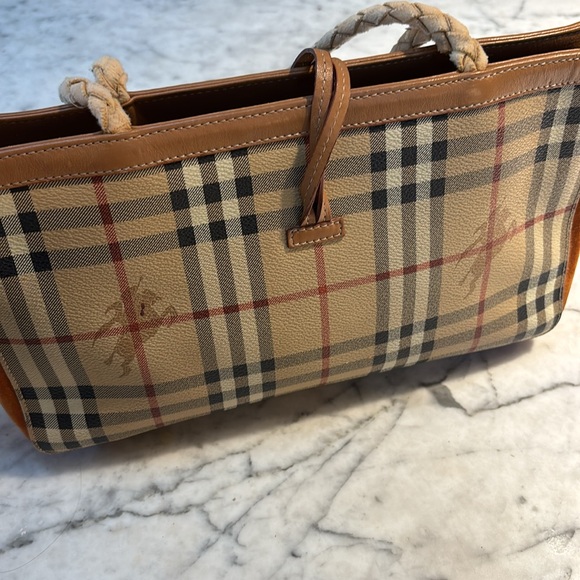 Burberry handbag - Picture 10 of 16